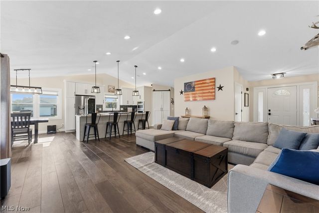 8863 Lynnpark Street NE, Alliance, OH 44601