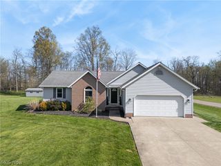 8863 Lynnpark Street NE, Alliance, OH 44601