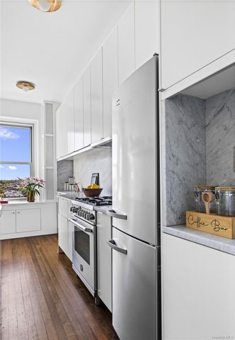 1 Plaza Street W 11B, Brooklyn, NY 11217