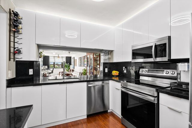 10360 NW 30th Court 403, Sunrise, FL 33322