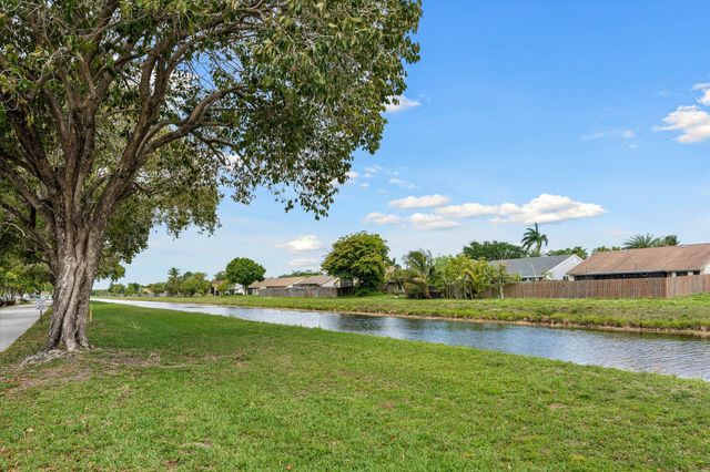 10360 NW 30th Court 403, Sunrise, FL 33322