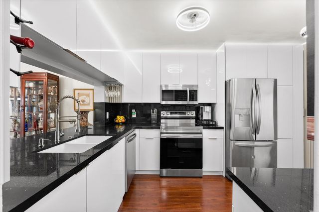 10360 NW 30th Court 403, Sunrise, FL 33322