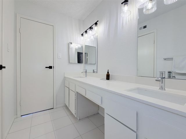 3100 Jeanetta Street 1003, Houston, TX 77063
