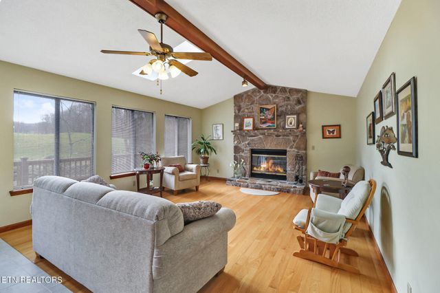 31 Kingsboro Lane, Crossville, TN 38558