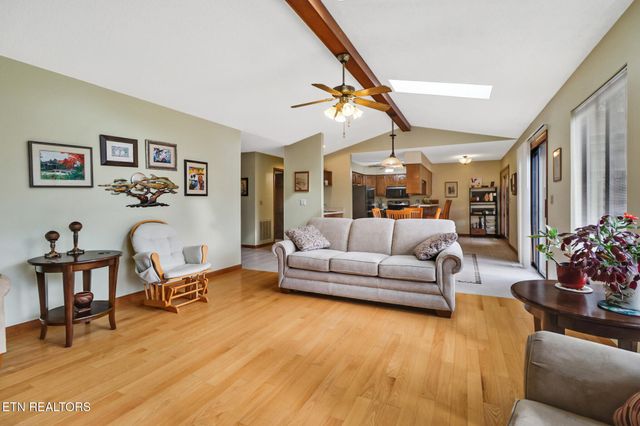 31 Kingsboro Lane, Crossville, TN 38558