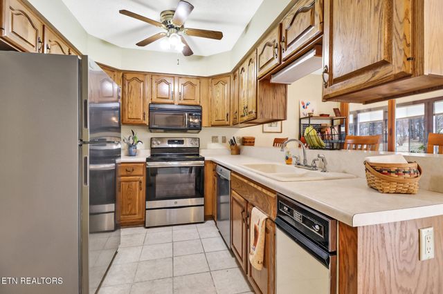 31 Kingsboro Lane, Crossville, TN 38558