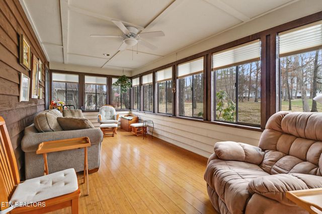 31 Kingsboro Lane, Crossville, TN 38558