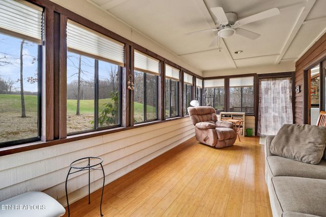 31 Kingsboro Lane, Crossville, TN 38558