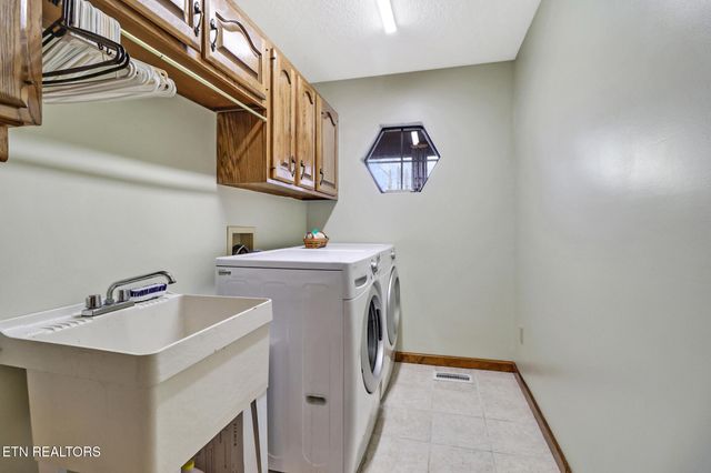 31 Kingsboro Lane, Crossville, TN 38558