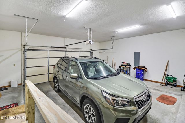 31 Kingsboro Lane, Crossville, TN 38558