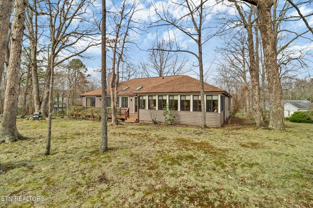 31 Kingsboro Lane, Crossville, TN 38558