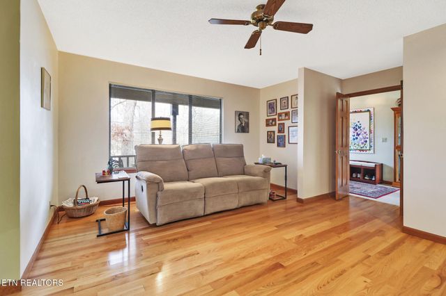 31 Kingsboro Lane, Crossville, TN 38558