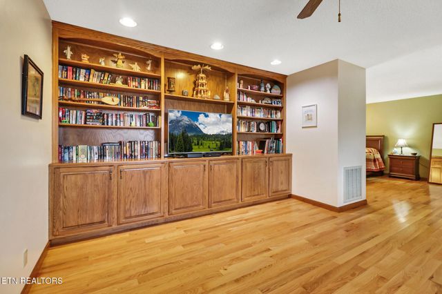 31 Kingsboro Lane, Crossville, TN 38558