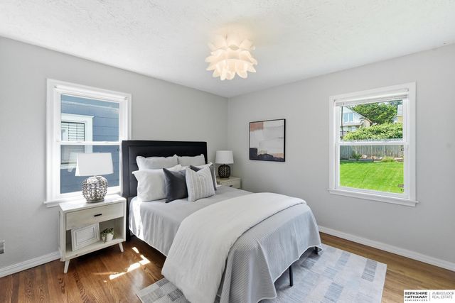844 S 50th Street, Omaha, NE 68106