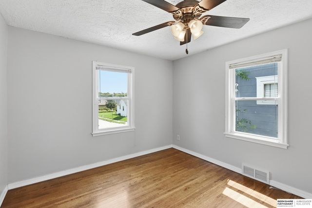 844 S 50th Street, Omaha, NE 68106