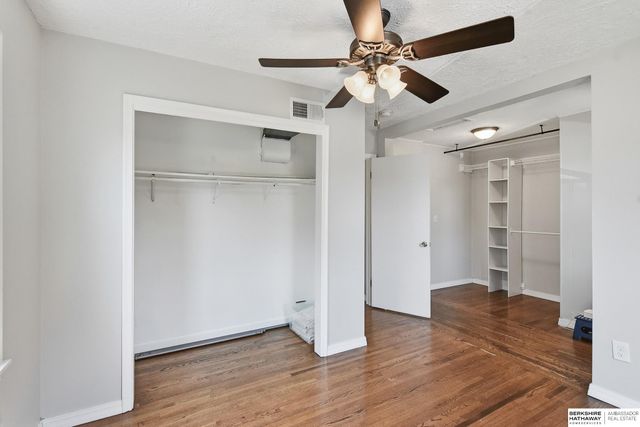 844 S 50th Street, Omaha, NE 68106