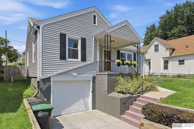 844 S 50th Street, Omaha, NE 68106