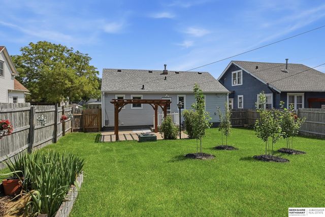 844 S 50th Street, Omaha, NE 68106