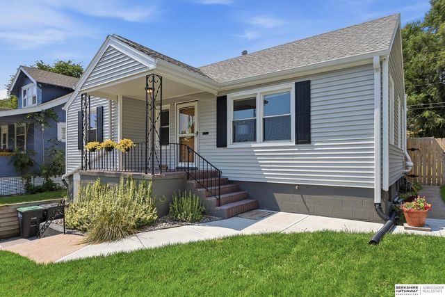 844 S 50th Street, Omaha, NE 68106