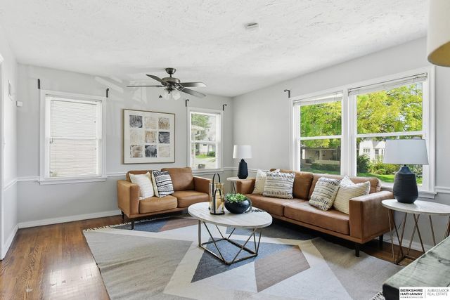 844 S 50th Street, Omaha, NE 68106