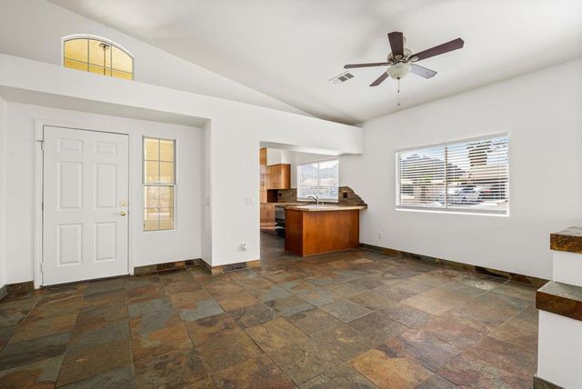 52725 Avenue Alvarado, La Quinta, CA 92253