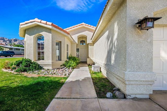 52725 Avenue Alvarado, La Quinta, CA 92253