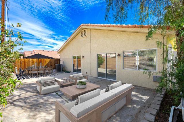 52725 Avenue Alvarado, La Quinta, CA 92253