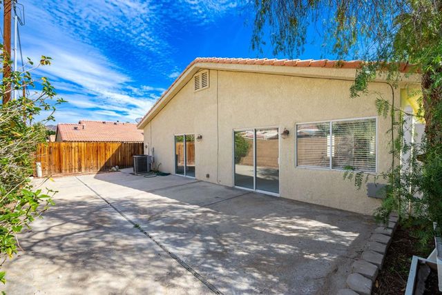 52725 Avenue Alvarado, La Quinta, CA 92253