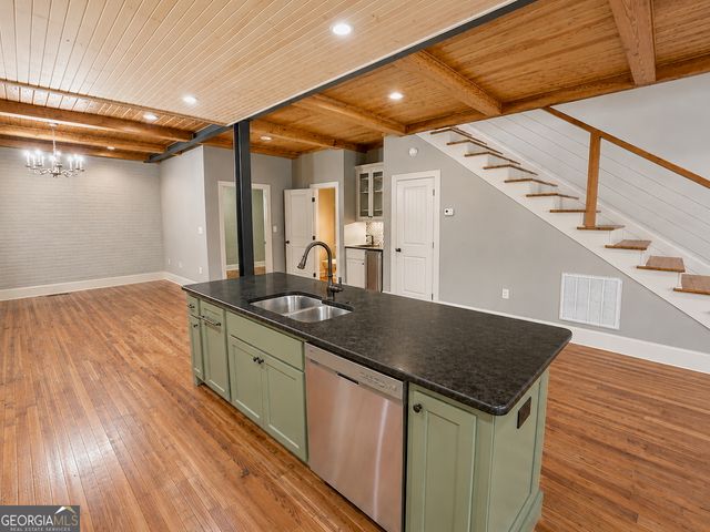 710 4th Avenue, West Point, GA 31833