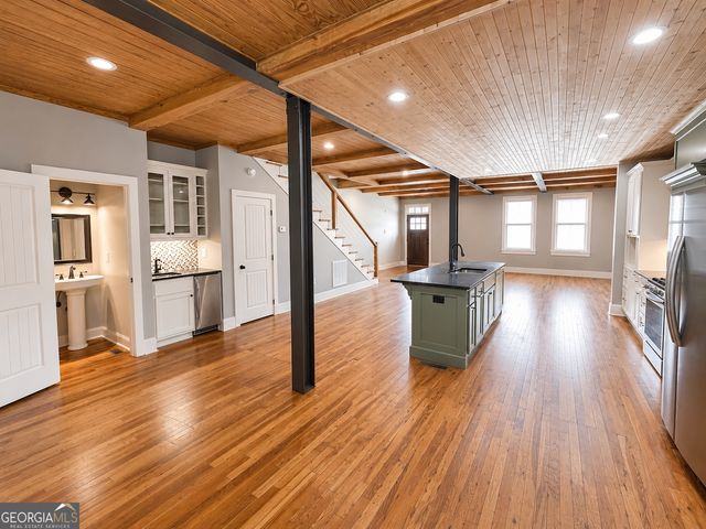 710 4th Avenue, West Point, GA 31833