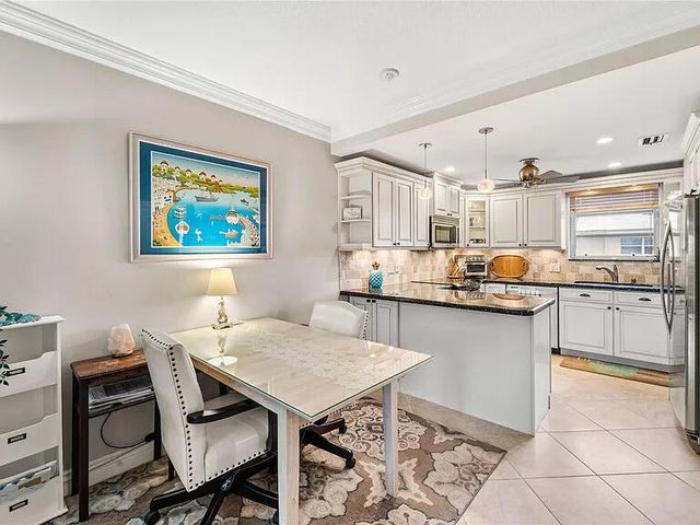 2748 NE 28TH 10, Lighthouse Point, FL 33064