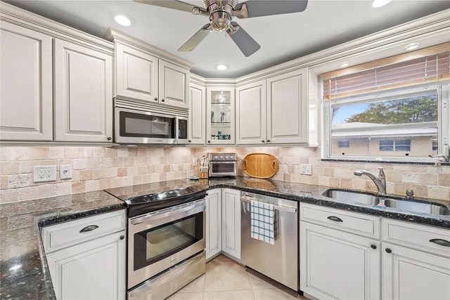 2748 NE 28TH 10, Lighthouse Point, FL 33064