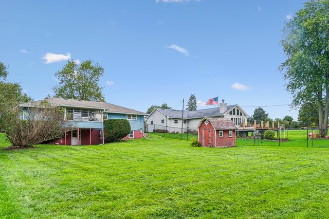 2135 Hawthorne Lane, Waukegan, IL 60087