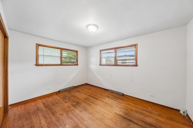 2135 Hawthorne Lane, Waukegan, IL 60087