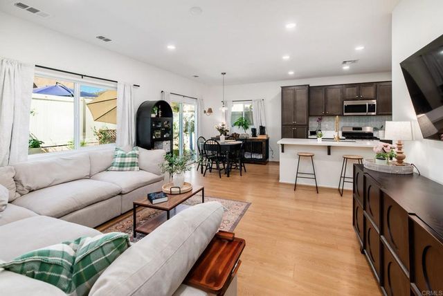 282 Oberlander Way, Fallbrook, CA 92028