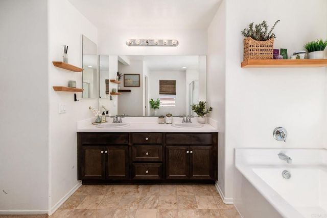 282 Oberlander Way, Fallbrook, CA 92028