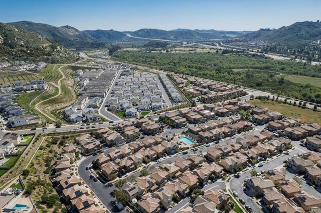 282 Oberlander Way, Fallbrook, CA 92028