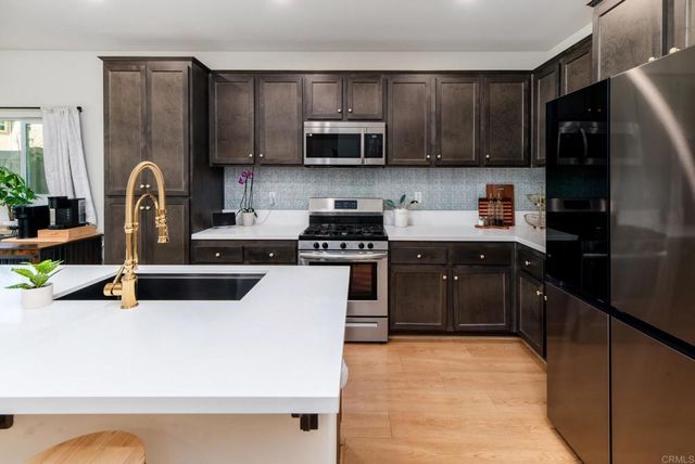 282 Oberlander Way, Fallbrook, CA 92028