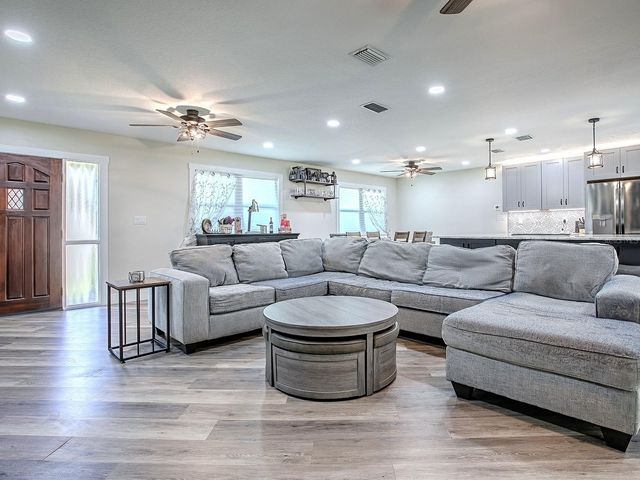 111 CARDINAL LANE, Eustis, FL 32726