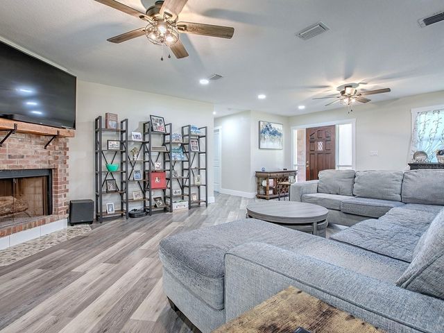 111 CARDINAL LANE, Eustis, FL 32726