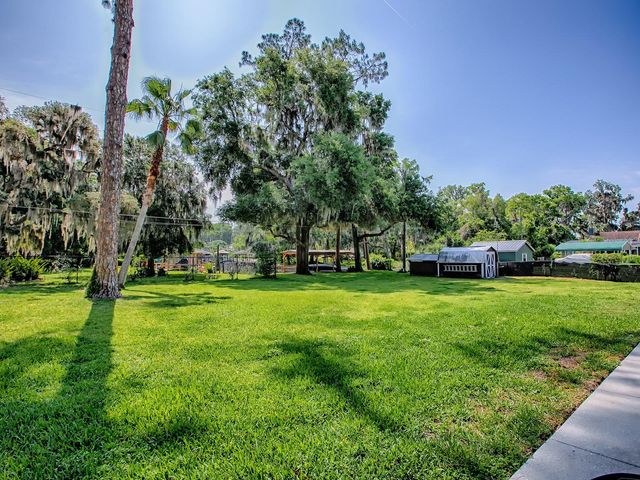 111 CARDINAL LANE, Eustis, FL 32726