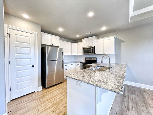 710 Captain Hopkins Street, Prairie Grove, AR 72753