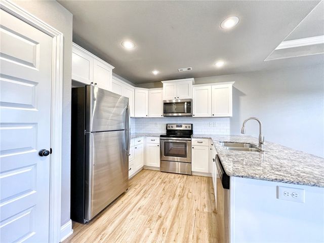 710 Captain Hopkins Street, Prairie Grove, AR 72753