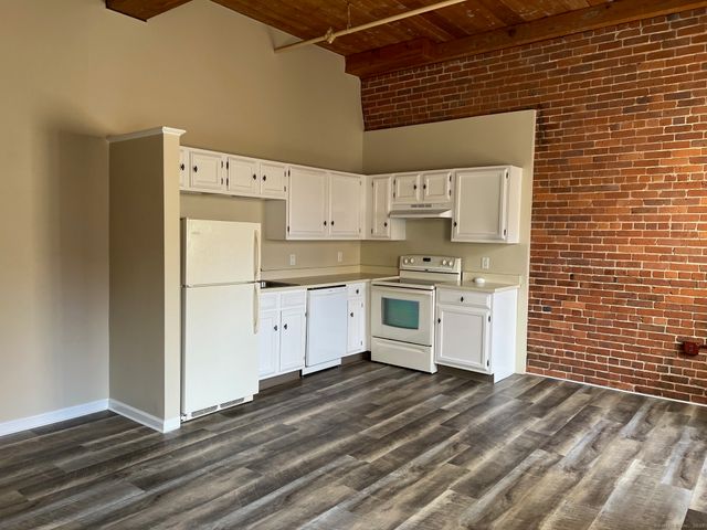 839 Main Street APT 104, Torrington, CT 06790