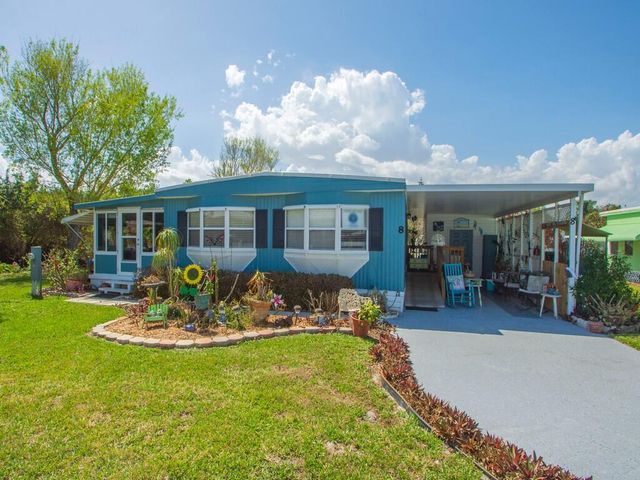 8 Santa Fe Lane, Port St. Lucie, FL 34952