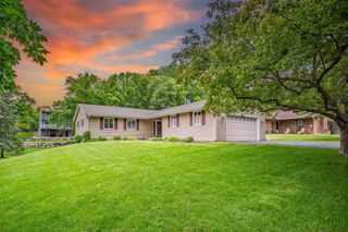 14140 Vale Court, Eden Prairie, MN 55346