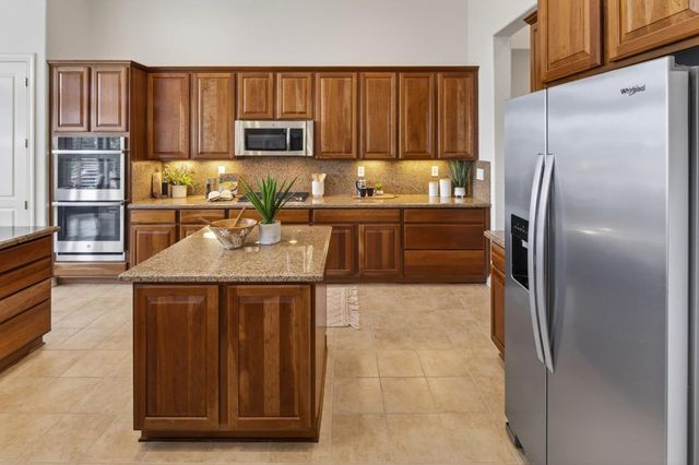 2173 Sutter View Ln, Lincoln, CA 95648