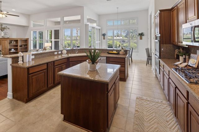 2173 Sutter View Ln, Lincoln, CA 95648