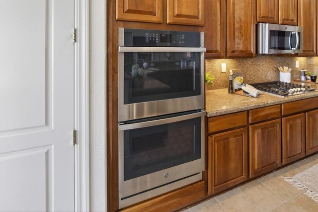 2173 Sutter View Ln, Lincoln, CA 95648