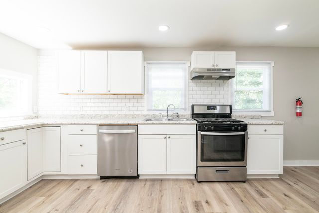 515 Wallace Avenue, Kalamazoo City, MI 49048